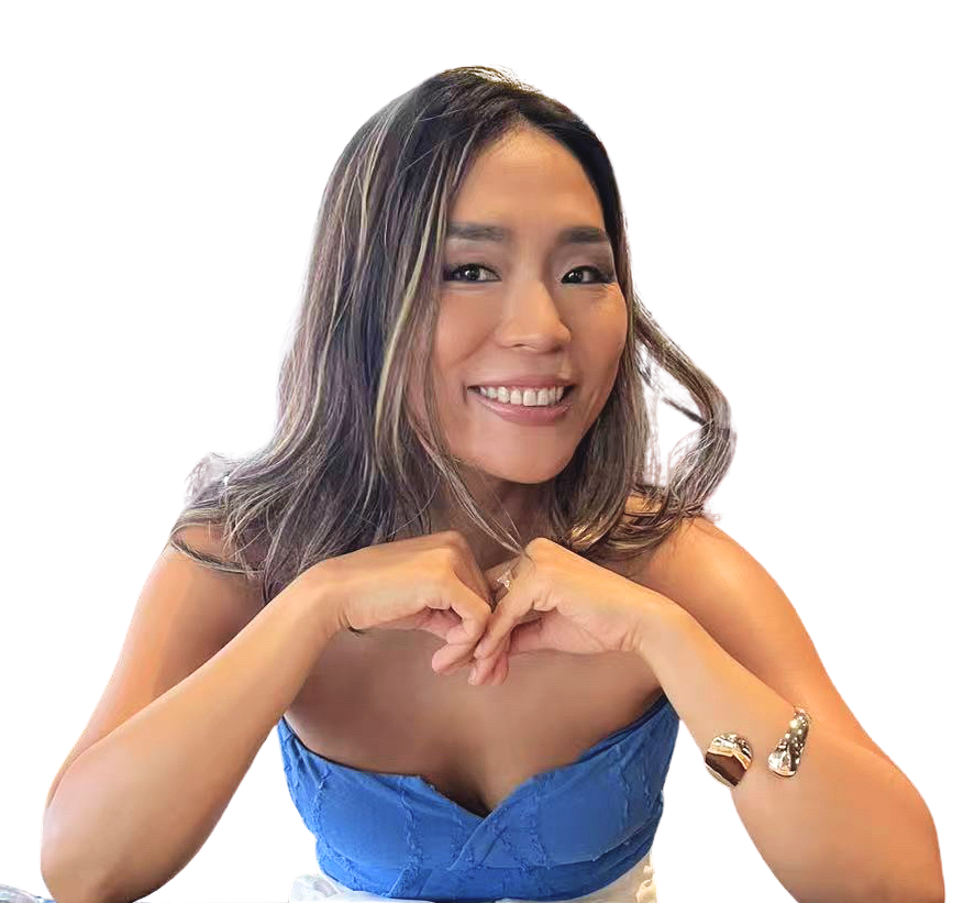 Sisi smiling, your nutrition coach